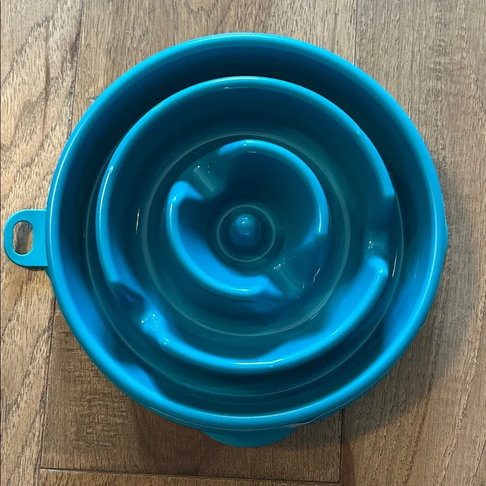 Outward Hound slow feeder bowl.  New